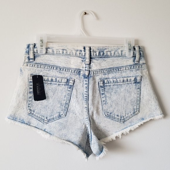 Forever 21 Acid Wash Light blue Denim Shorts - Picture 2 of 6